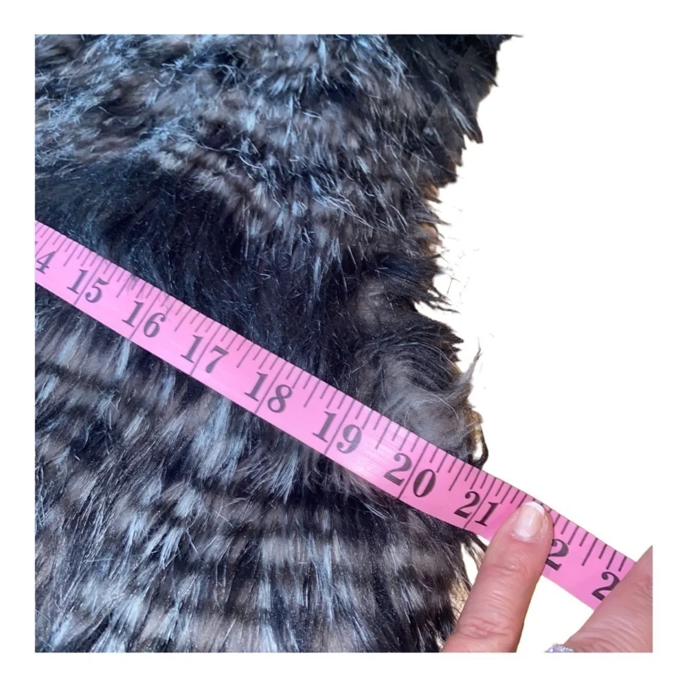 Steve Madden‎ Black and Gray Patterned Furry Vegan Faux Fur Vest Size: L